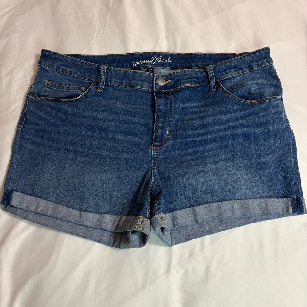 Universal Thread Womens Denim Rolled Hem Shorts - Blue size 20W
